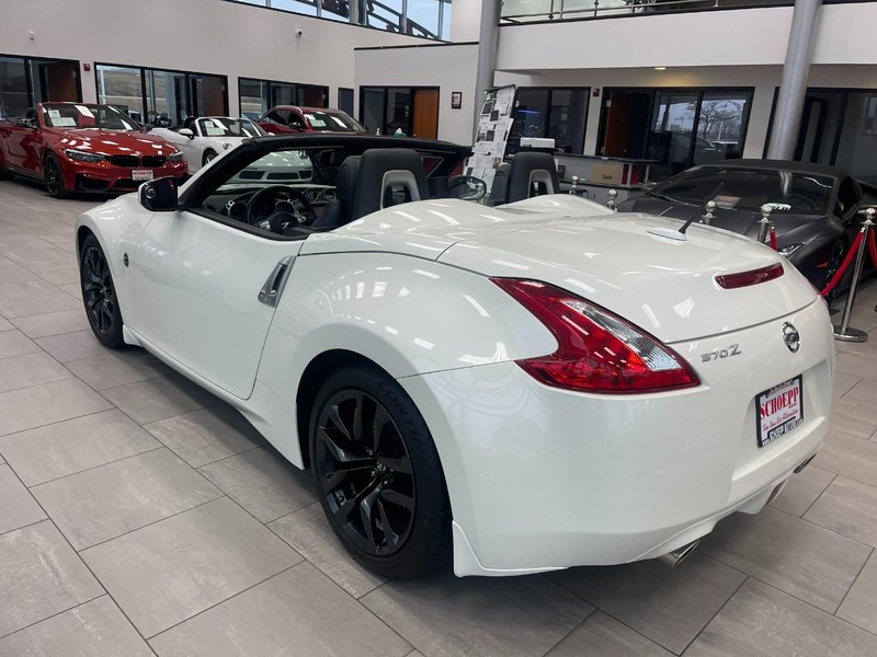 Nissan 370Z Vehicle Image 04