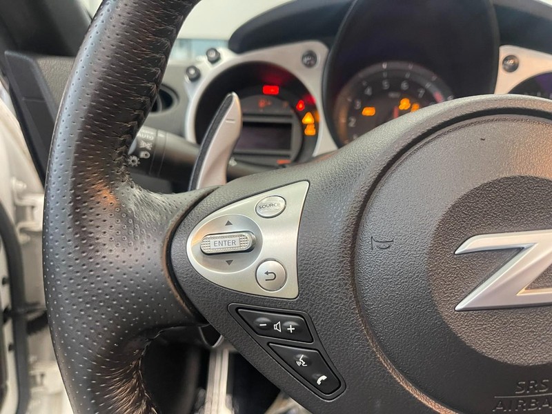 Nissan 370Z Vehicle Image 15