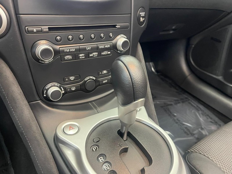 Nissan 370Z Vehicle Image 21