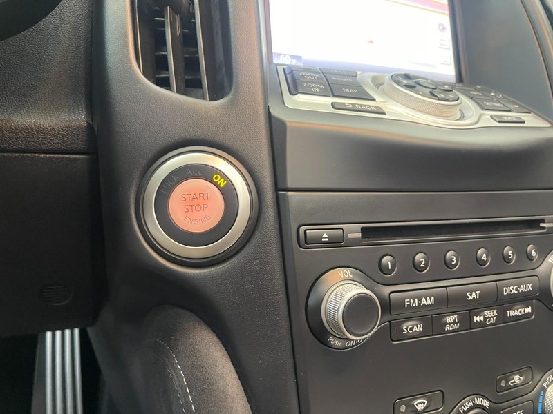 Nissan 370Z Vehicle Image 22