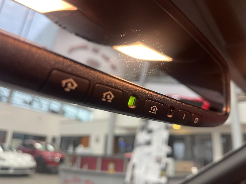 Nissan 370Z Vehicle Image 26