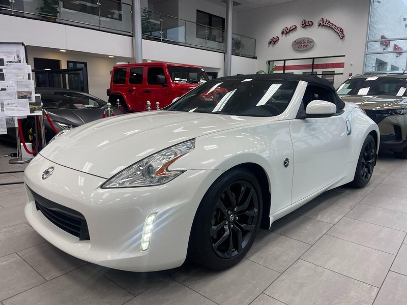 Nissan 370Z Vehicle Image 28