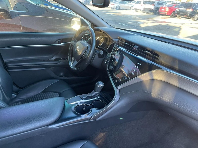 Toyota Camry Vehicle Image 02