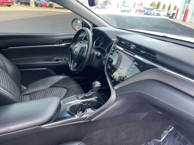 Toyota Camry Vehicle Image 06