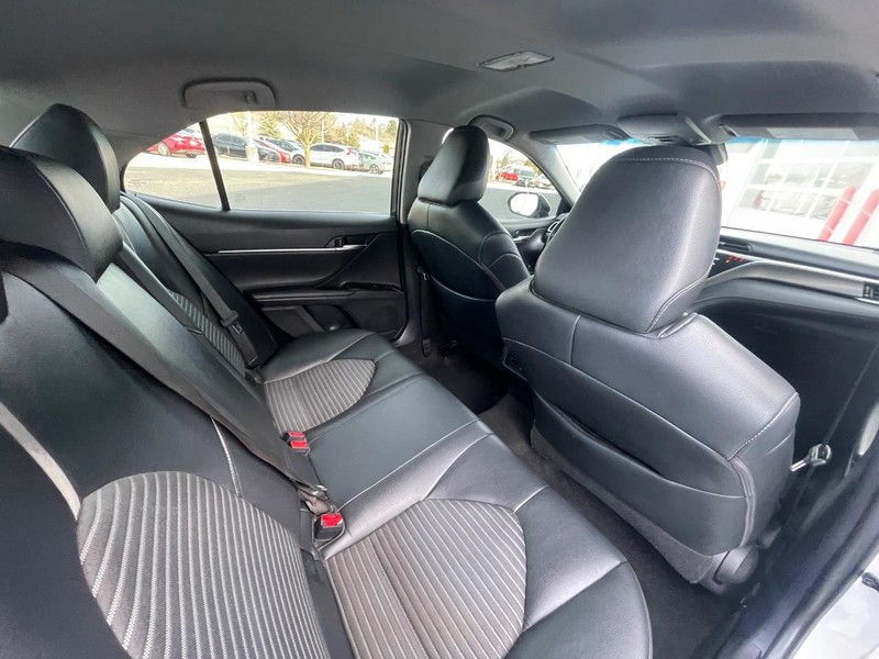 Toyota Camry Vehicle Image 08