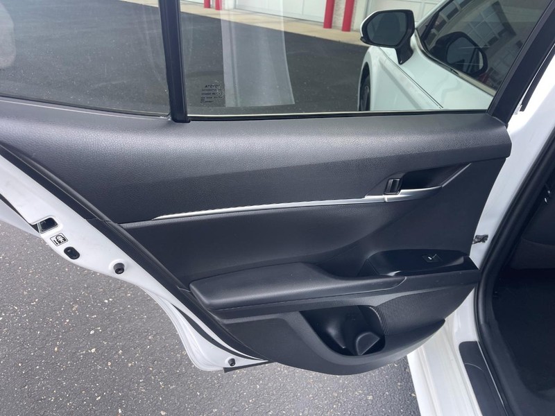 Toyota Camry Vehicle Image 15