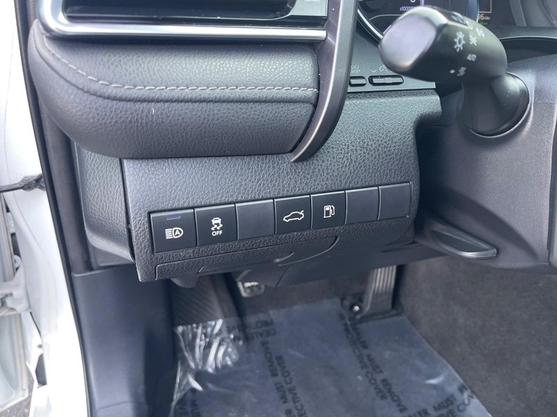 Toyota Camry Vehicle Image 17