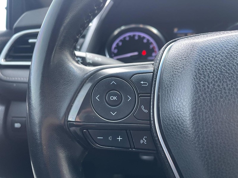 Toyota Camry Vehicle Image 21