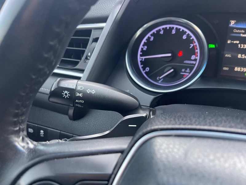 Toyota Camry Vehicle Image 25