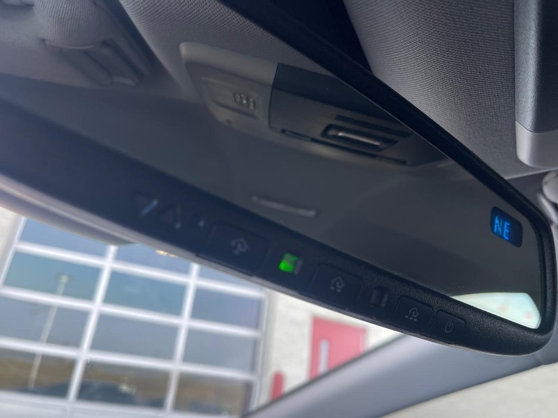 Toyota Camry Vehicle Image 30