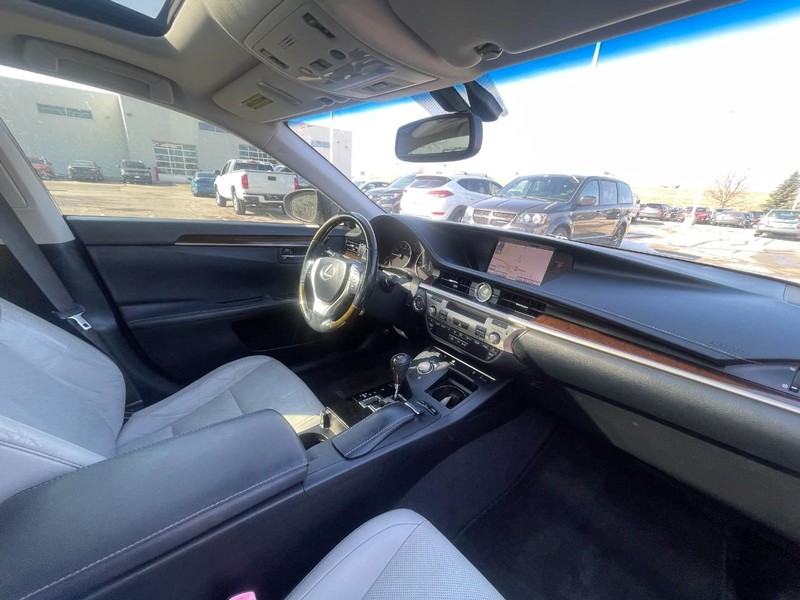 Lexus ES 350 Vehicle Image 05