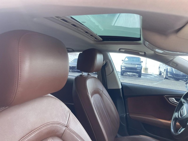 Audi A7 Vehicle Full-screen Gallery Image 07