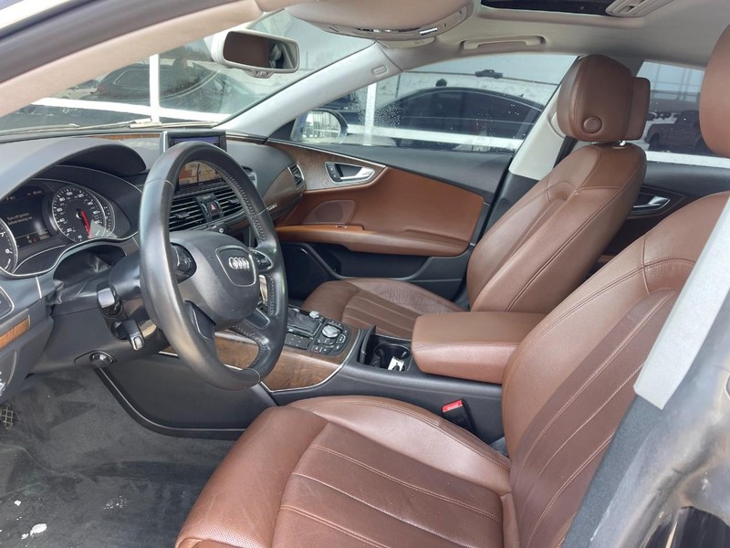 Audi A7 Vehicle Full-screen Gallery Image 15