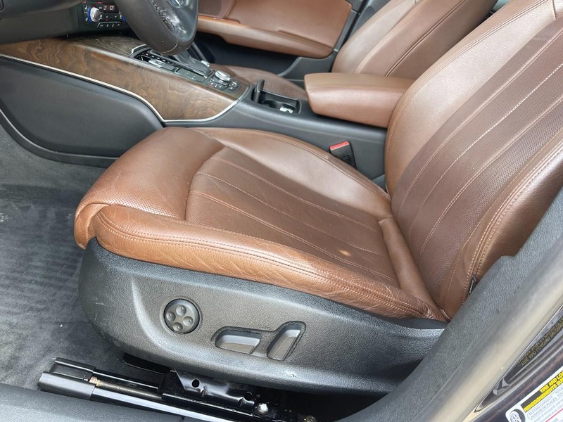 Audi A7 Vehicle Full-screen Gallery Image 16