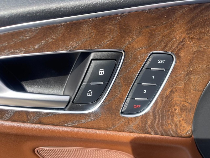 Audi A7 Vehicle Full-screen Gallery Image 18