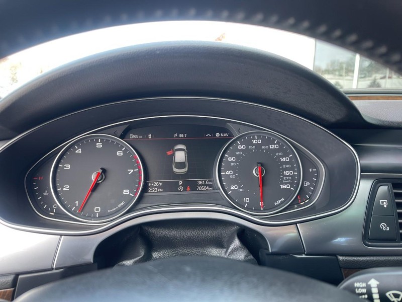 Audi A7 Vehicle Full-screen Gallery Image 25