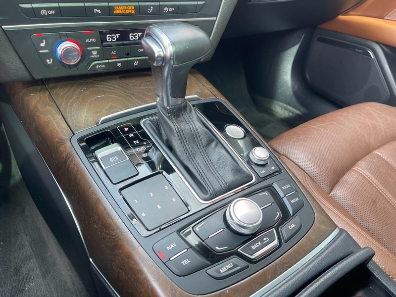 Audi A7 Vehicle Full-screen Gallery Image 26