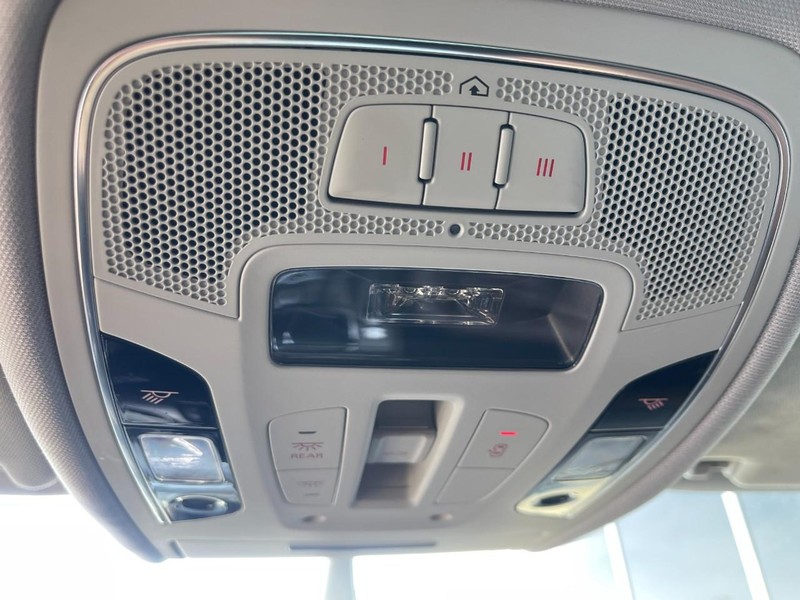 Audi A7 Vehicle Full-screen Gallery Image 30