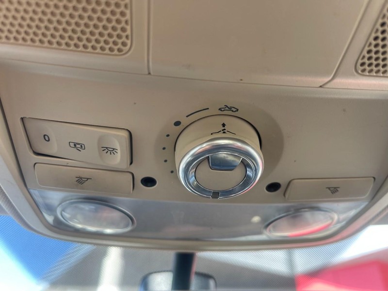 Volkswagen Passat Vehicle Image 26