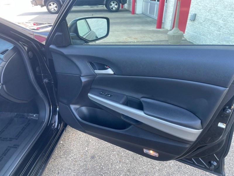Honda Accord Sedan Vehicle Image 12