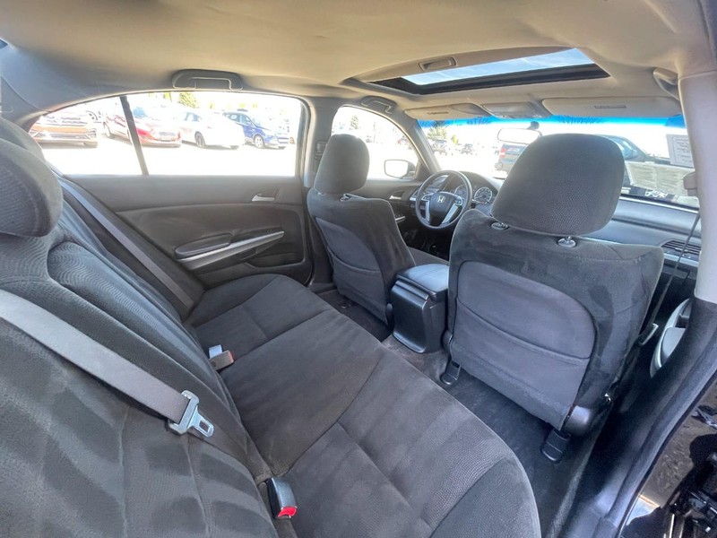 Honda Accord Sedan Vehicle Image 14