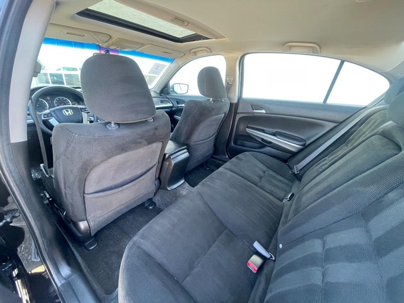 Honda Accord Sedan Vehicle Image 16