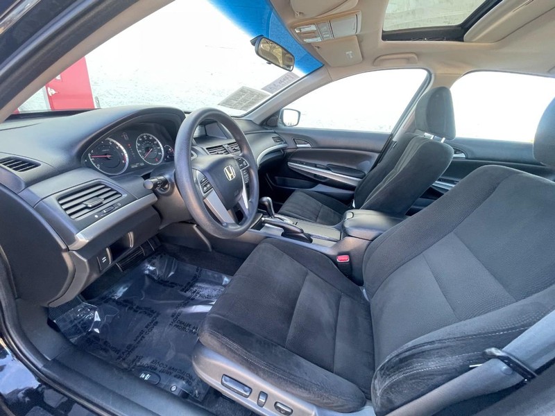 Honda Accord Sedan Vehicle Image 18