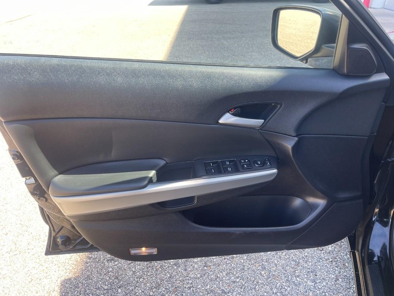 Honda Accord Sedan Vehicle Image 19