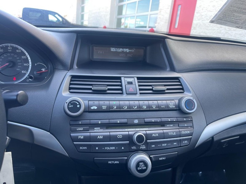 Honda Accord Sedan Vehicle Image 26