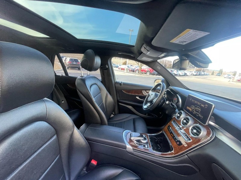 Mercedes-Benz GLC Vehicle Image 11