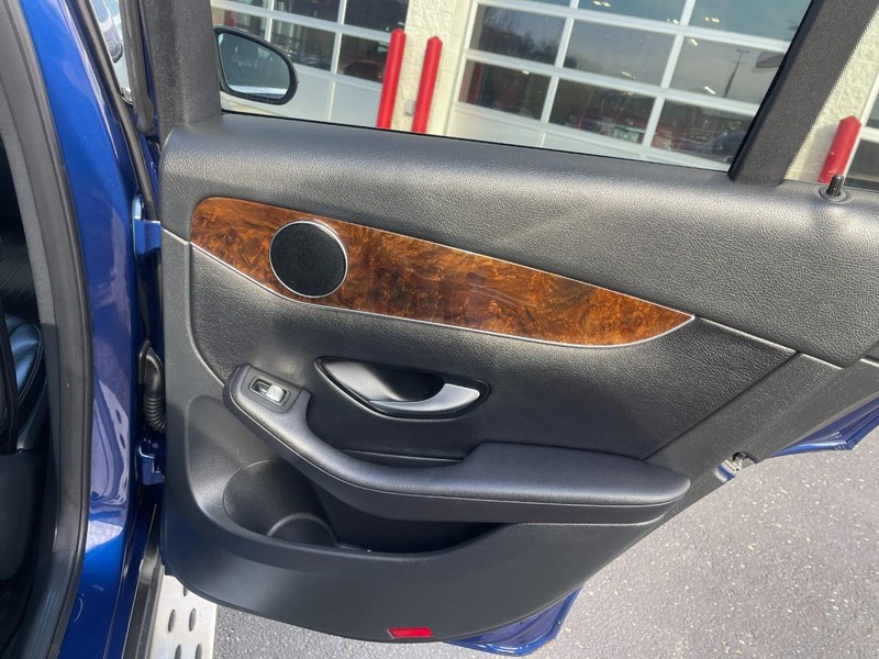 Mercedes-Benz GLC Vehicle Image 17