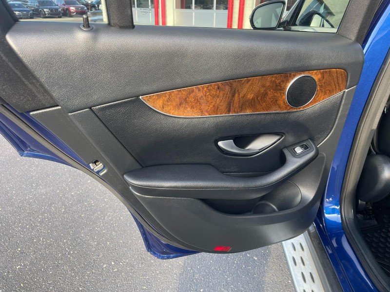 Mercedes-Benz GLC Vehicle Image 21