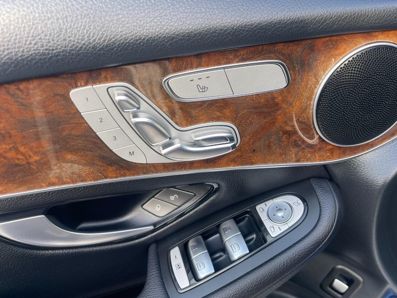 Mercedes-Benz GLC Vehicle Image 25