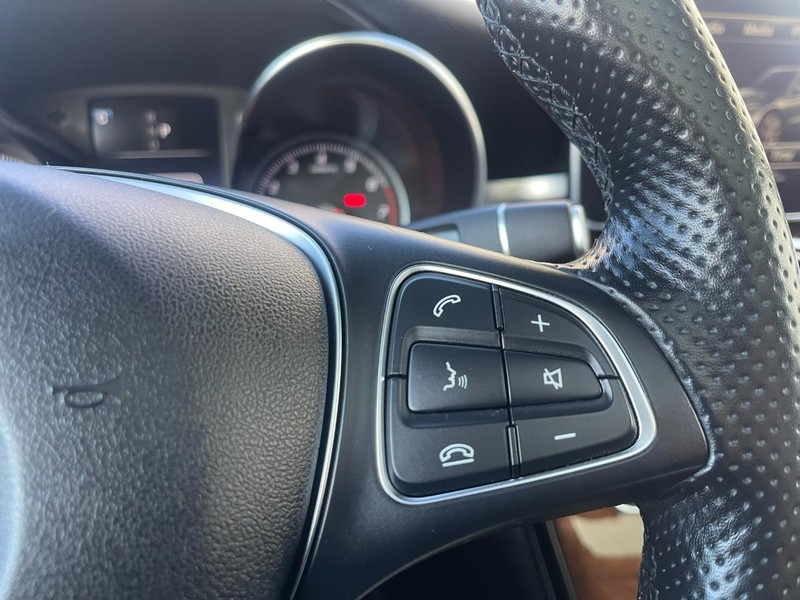 Mercedes-Benz GLC Vehicle Image 30