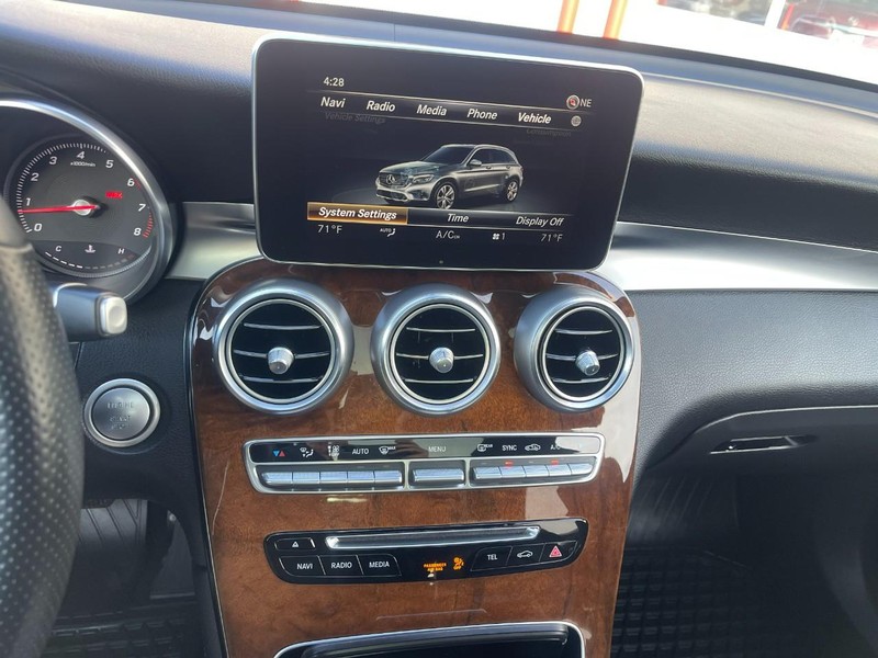 Mercedes-Benz GLC Vehicle Image 35