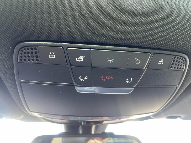 Mercedes-Benz GLC Vehicle Image 39