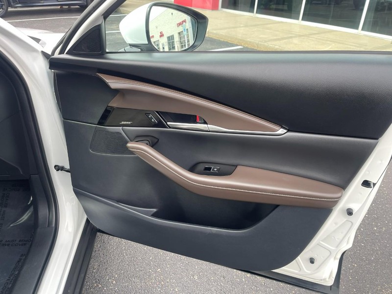 Mazda CX-30 Vehicle Image 12