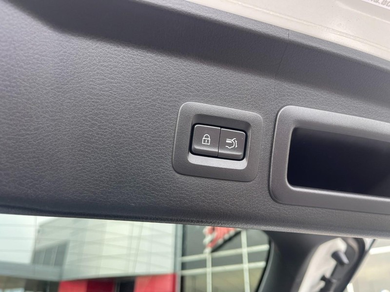 Mazda CX-30 Vehicle Image 18