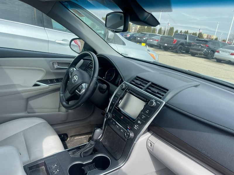 Toyota Camry Vehicle Image 03