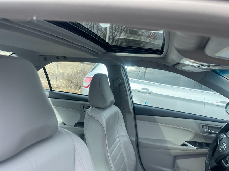 Toyota Camry Vehicle Image 04