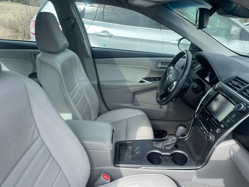 Toyota Camry Vehicle Image 05