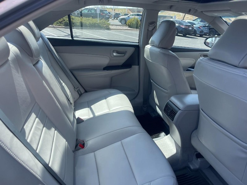 Toyota Camry Vehicle Image 13