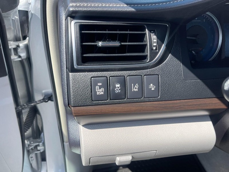 Toyota Camry Vehicle Image 20
