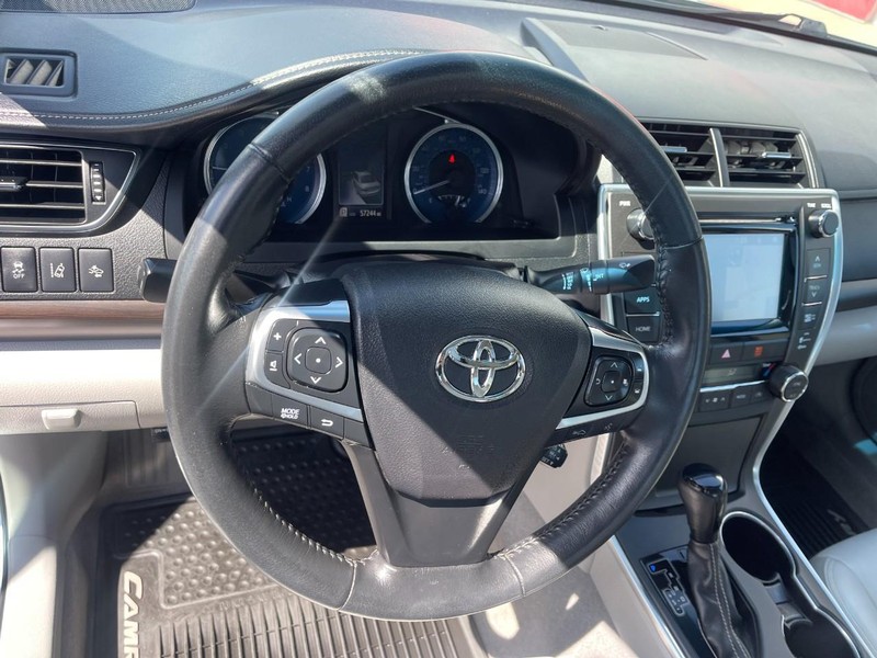 Toyota Camry Vehicle Image 21