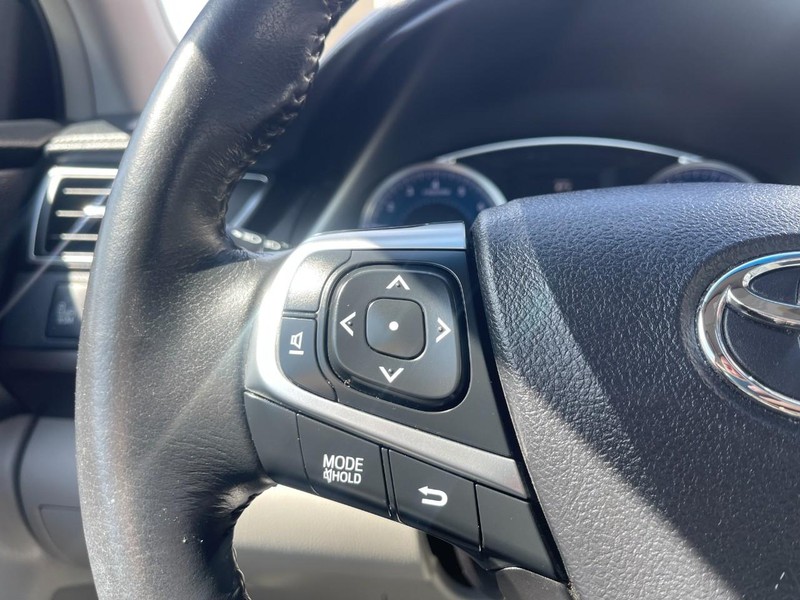 Toyota Camry Vehicle Image 23