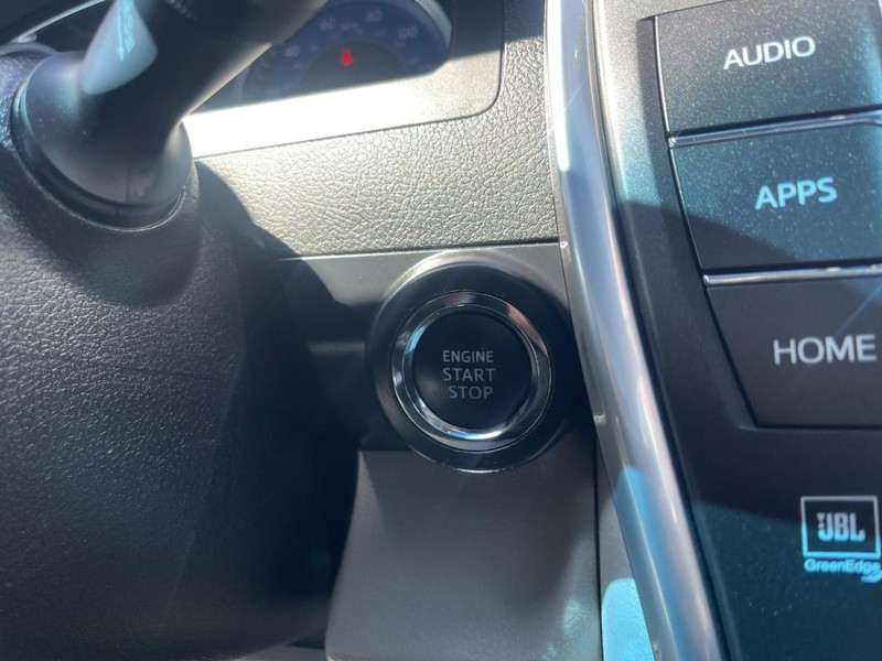 Toyota Camry Vehicle Image 30