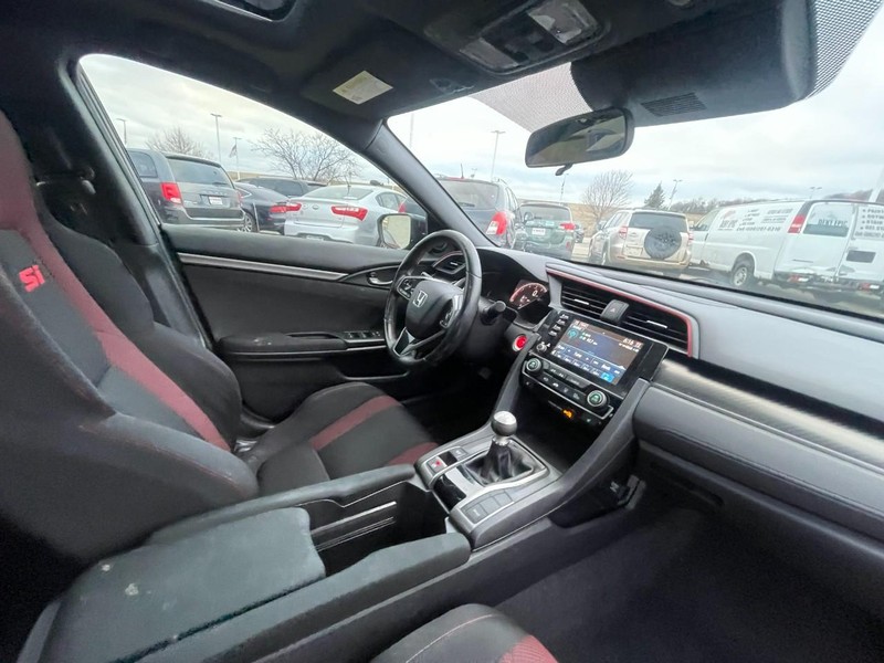 Honda Civic Si Sedan Vehicle Image 05