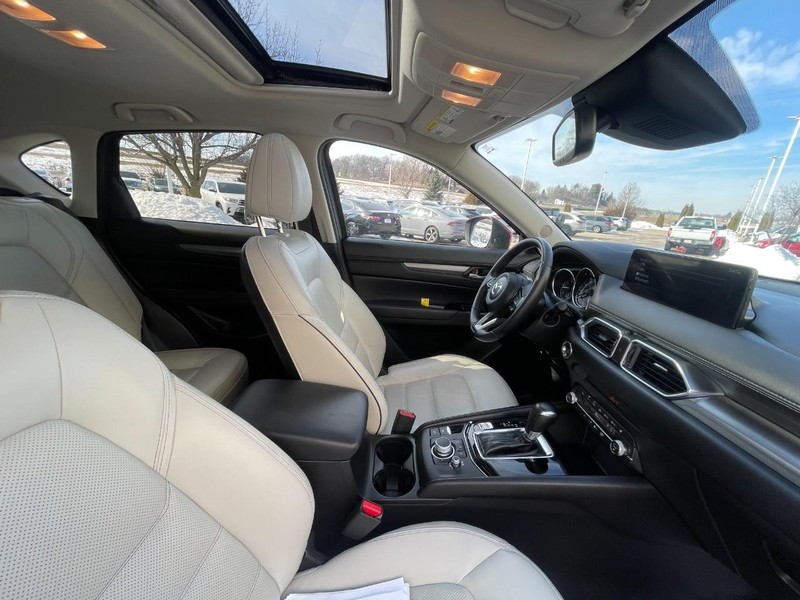 Mazda CX-5 Vehicle Image 11