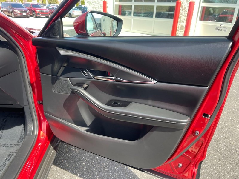 Mazda CX-30 Vehicle Image 12
