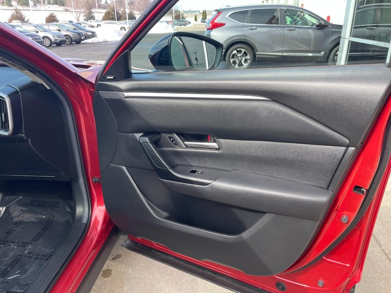 Mazda CX-50 Vehicle Image 09